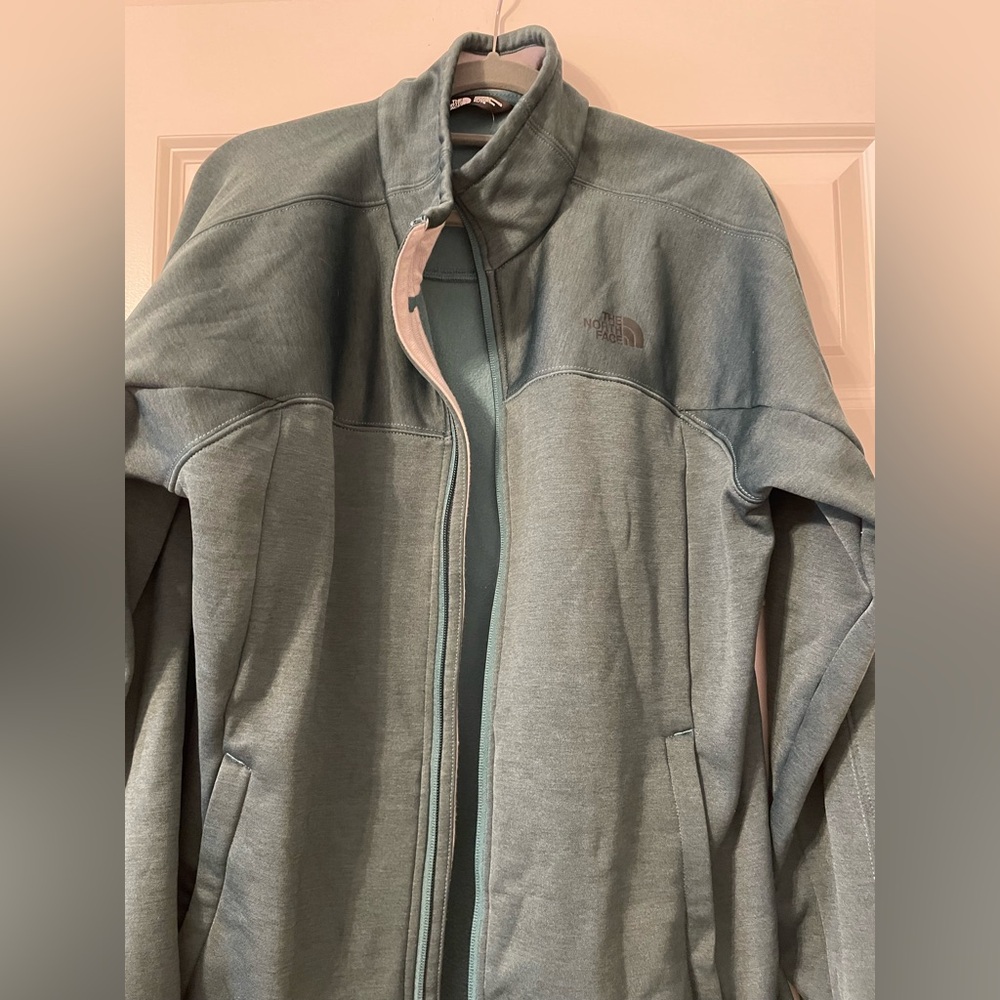 The North face jacket for women
Brighter green than camera picks up